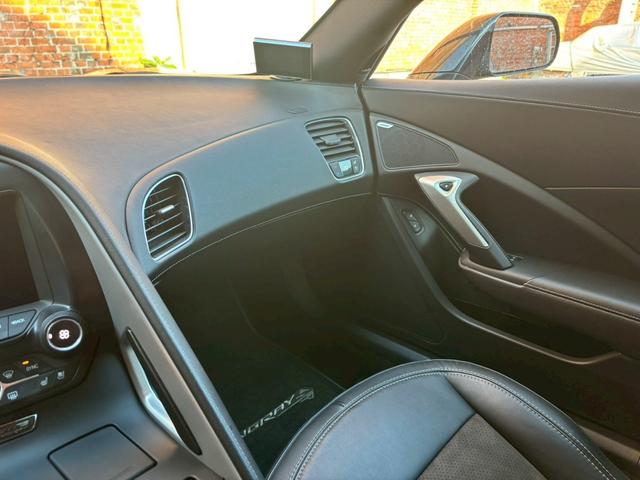 シボレーコルベット Ｚ５１　２ＬＴ　黒革／シートヒーター／ベンチレーション／メモリー付きパワーシート／パフォーマンスＰＫＧ／バックカメラ／クルーズコントロール／ワンオフマフラー／ＢＯＳＥサウンド／Ｆ１９／Ｒ２０インチブラックホイール／（40枚目）