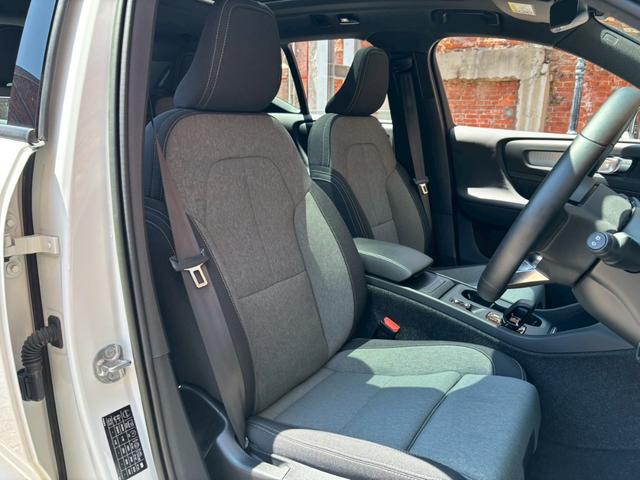 ＸＣ４０ プラス　プロ　Ｂ３　パノラマサンルーフ／クライメートＰＫＧ／シートヒーター／ハンドルヒーター／ブラインドスポットモニター／電動リアゲート／純正Ｇｏｏｇｌｅナビ／全方位カメラ／ＡＣＣ／Ａｐｐｌｅｃａｒｐｌａｙ／置くだけ充電（4枚目）