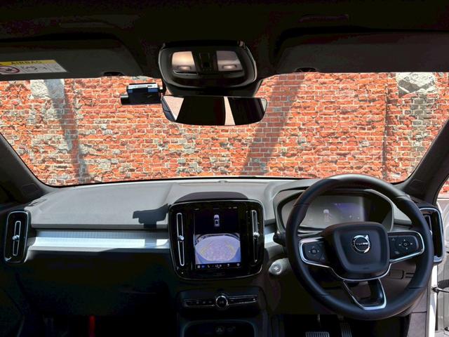 ＸＣ４０ プラス　プロ　Ｂ３　パノラマサンルーフ／クライメートＰＫＧ／シートヒーター／ハンドルヒーター／ブラインドスポットモニター／電動リアゲート／純正Ｇｏｏｇｌｅナビ／全方位カメラ／ＡＣＣ／Ａｐｐｌｅｃａｒｐｌａｙ／置くだけ充電（24枚目）
