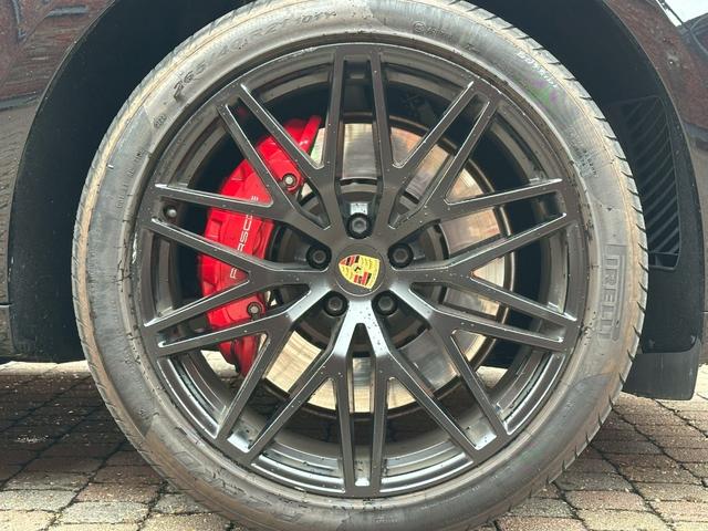 マカン マカンＧＴＳ　１オーナー／サンルーフ／シートクーラー／エアサス／レザーパッケージ／パワーステリングプラス／１４ｗａｙコンフォートシート／スポーツクロノパッケージ／ブラインドスポットモニター／ＡｐｐｌｅＣａｒＰｌａｙ（49枚目）