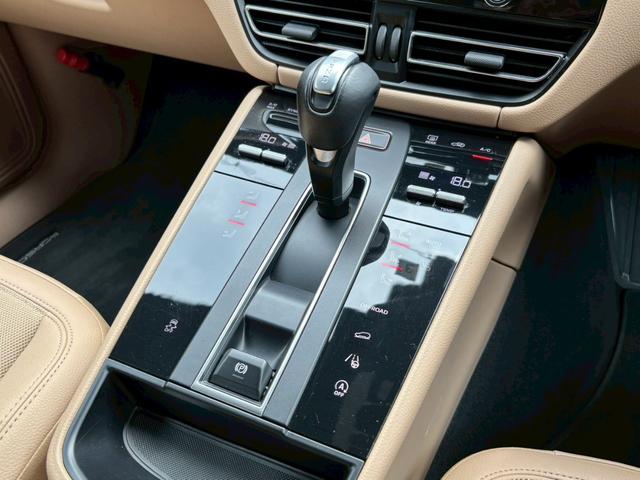 PORSCHE MACAN MACAN Best Japan Spec Recon Car for Import Malaysia