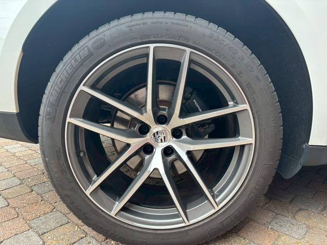 PORSCHE MACAN MACAN Best Japan Spec Recon Car for Import Malaysia