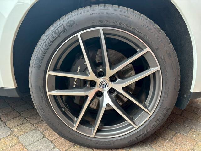 PORSCHE MACAN MACAN Best Japan Spec Recon Car for Import Malaysia