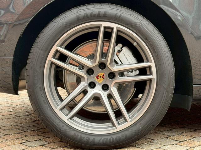 PORSCHE MACAN MACAN TURBO