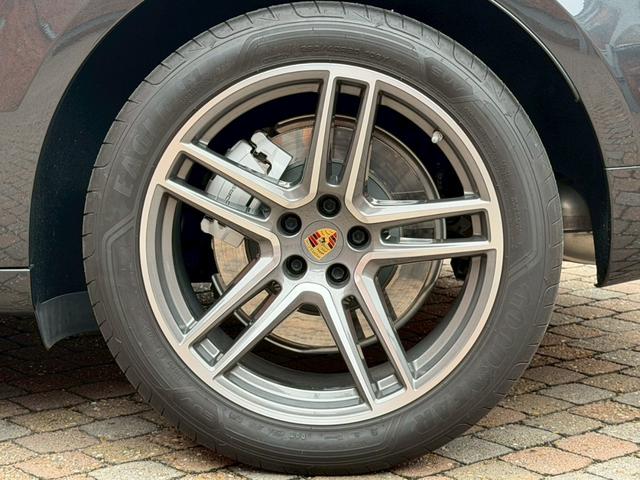 PORSCHE MACAN MACAN TURBO