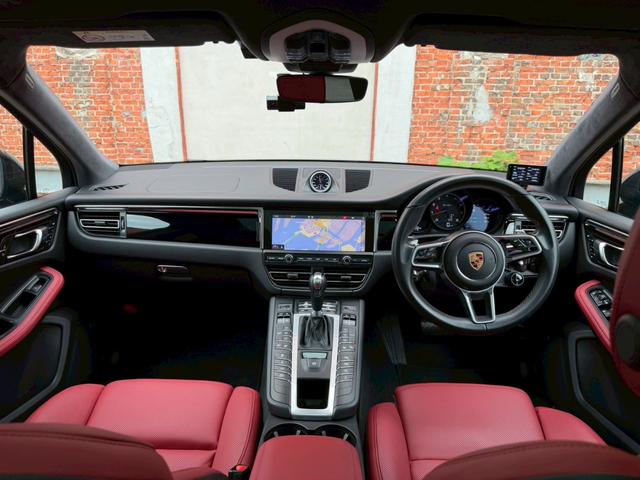 PORSCHE MACAN MACAN TURBO