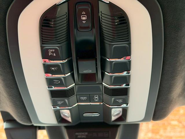 PORSCHE MACAN MACAN TURBO