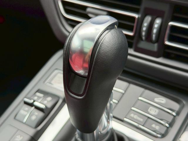 PORSCHE MACAN MACAN TURBO