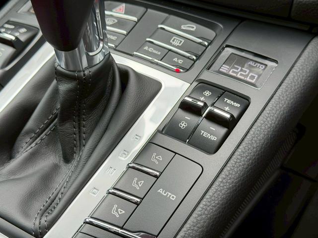 PORSCHE MACAN MACAN TURBO