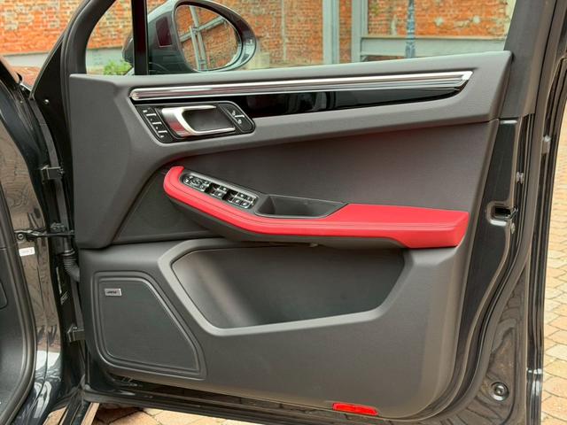 PORSCHE MACAN MACAN TURBO