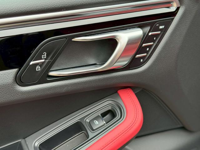 PORSCHE MACAN MACAN TURBO