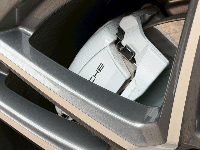 PORSCHE MACAN MACAN TURBO