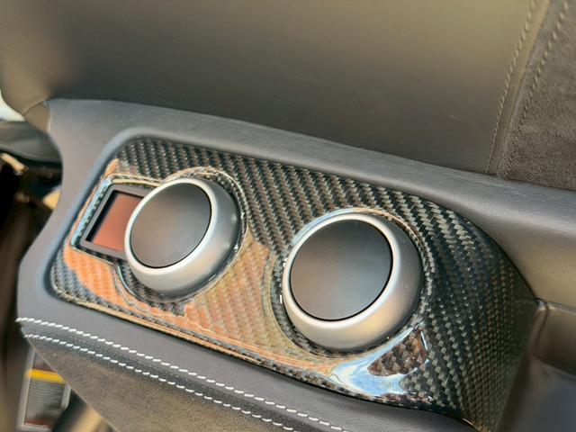 MP4-12C ベースグレード メリディアンサラウンドシステム/カーボンブラック/カーボンファイバーインテリアアップグレード/ホイールフィニッシュ(7枚目)