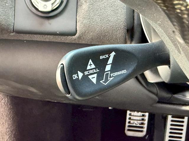 MP4-12C ベースグレード メリディアンサラウンドシステム/カーボンブラック/カーボンファイバーインテリアアップグレード/ホイールフィニッシュ(10枚目)