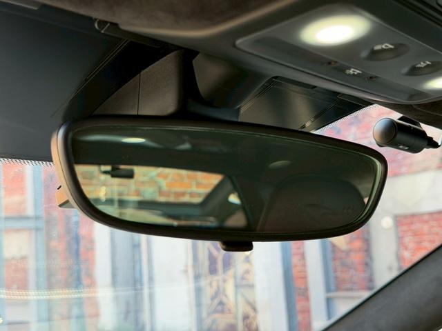 MP4-12C ベースグレード メリディアンサラウンドシステム/カーボンブラック/カーボンファイバーインテリアアップグレード/ホイールフィニッシュ(11枚目)