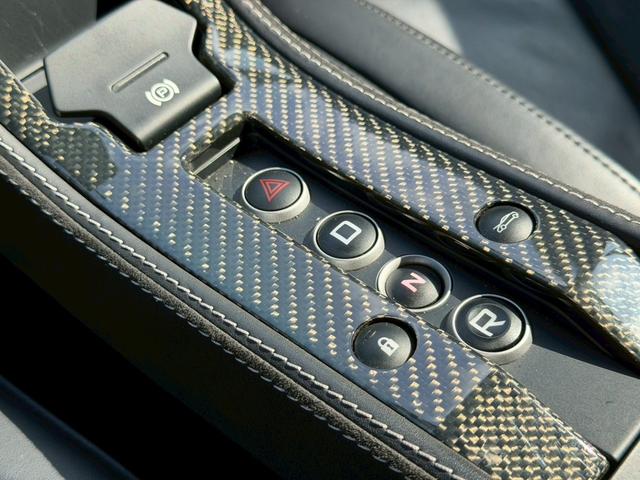 MP4-12C ベースグレード メリディアンサラウンドシステム/カーボンブラック/カーボンファイバーインテリアアップグレード/ホイールフィニッシュ(14枚目)