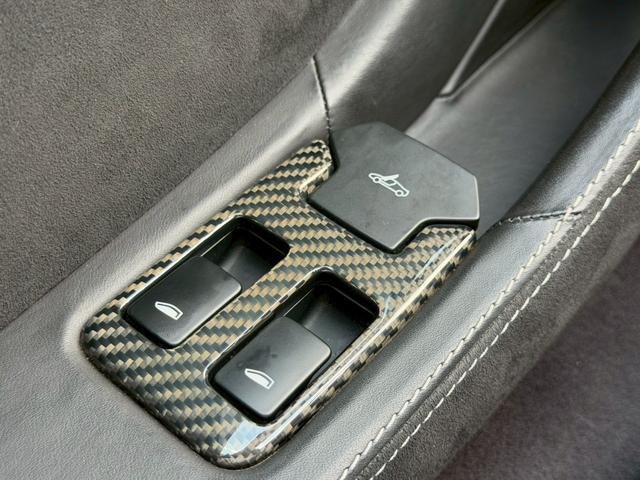 MP4-12C ベースグレード メリディアンサラウンドシステム/カーボンブラック/カーボンファイバーインテリアアップグレード/ホイールフィニッシュ(28枚目)