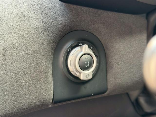 MP4-12C ベースグレード メリディアンサラウンドシステム/カーボンブラック/カーボンファイバーインテリアアップグレード/ホイールフィニッシュ(30枚目)