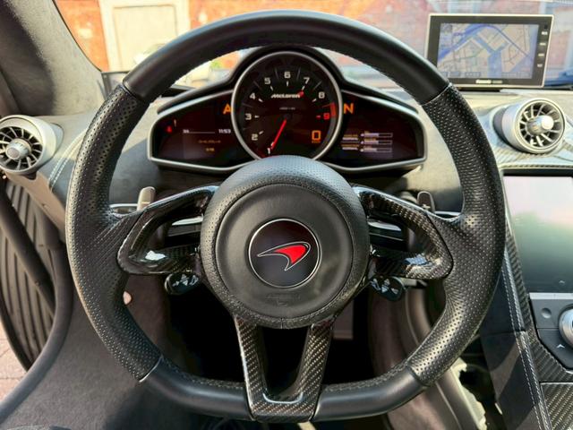 MP4-12C ベースグレード メリディアンサラウンドシステム/カーボンブラック/カーボンファイバーインテリアアップグレード/ホイールフィニッシュ(40枚目)