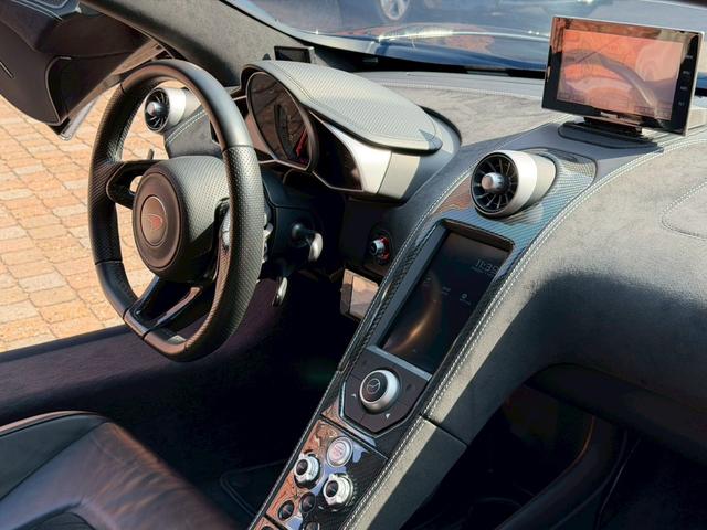 MP4-12C ベースグレード メリディアンサラウンドシステム/カーボンブラック/カーボンファイバーインテリアアップグレード/ホイールフィニッシュ(45枚目)