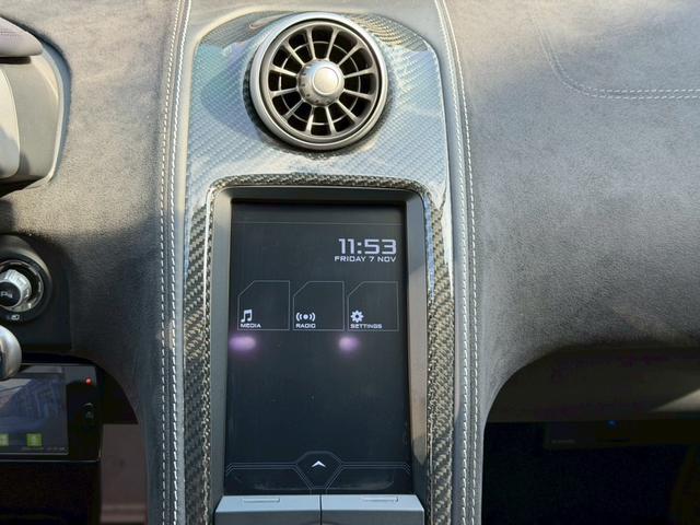 MP4-12C ベースグレード メリディアンサラウンドシステム/カーボンブラック/カーボンファイバーインテリアアップグレード/ホイールフィニッシュ(49枚目)