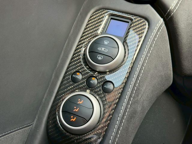 MP4-12C ベースグレード メリディアンサラウンドシステム/カーボンブラック/カーボンファイバーインテリアアップグレード/ホイールフィニッシュ(56枚目)