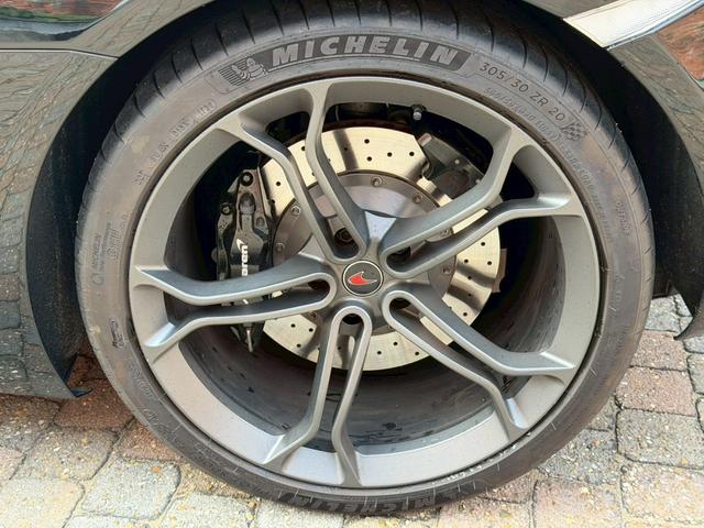 MP4-12C ベースグレード メリディアンサラウンドシステム/カーボンブラック/カーボンファイバーインテリアアップグレード/ホイールフィニッシュ(74枚目)