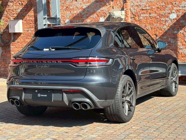 マカン マカンＴ　スポーツクロノ／ボルドーレザー／シートヒーター／パノラマサンルーフ／ヒーター付きＧＴステアリング／純正２０インチアルミホイール／全方位カメラ／ヘッドレストポルシェクレスト／電動リアゲート／ＬＥＤヘッド（57枚目）