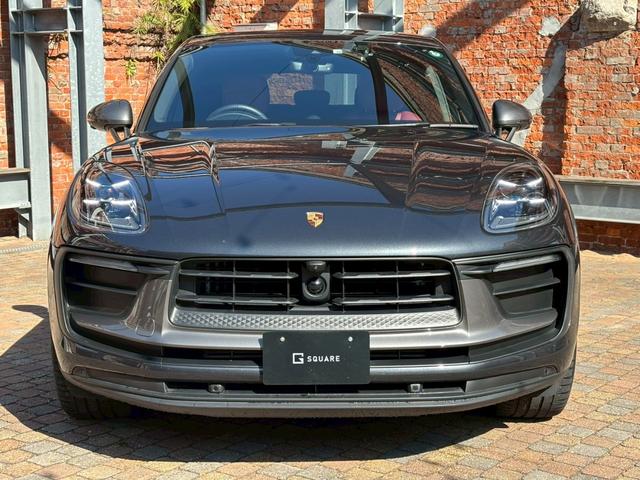 マカン マカンＴ　スポーツクロノ／ボルドーレザー／シートヒーター／パノラマサンルーフ／ヒーター付きＧＴステアリング／純正２０インチアルミホイール／全方位カメラ／ヘッドレストポルシェクレスト／電動リアゲート／ＬＥＤヘッド（74枚目）