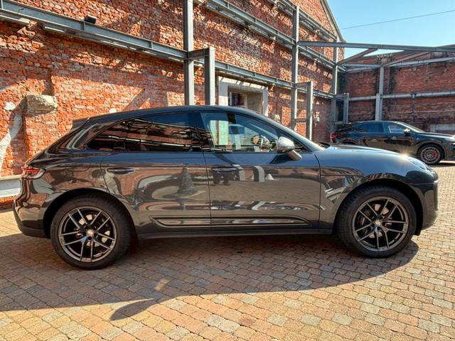 マカン マカンＴ　スポーツクロノ／ボルドーレザー／シートヒーター／パノラマサンルーフ／ヒーター付きＧＴステアリング／純正２０インチアルミホイール／全方位カメラ／ヘッドレストポルシェクレスト／電動リアゲート／ＬＥＤヘッド（76枚目）