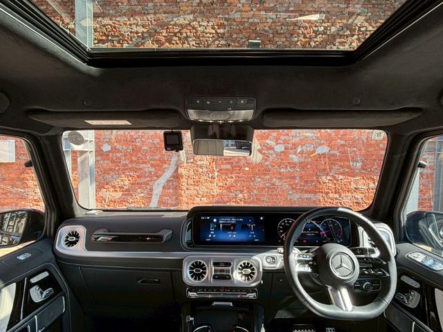 Ｇクラス Ｇ４５０ｄ　ローンチエディション　ワンオーナー／ホワイト革／サンルーフ／シートヒーター／ベンチレーション／純正ナビ・地デジ／シートマッサージャー／ブルメスターサウンド／冷温機能付きドリンクホルダー／ボディ同色背面タイヤカバー／（6枚目）