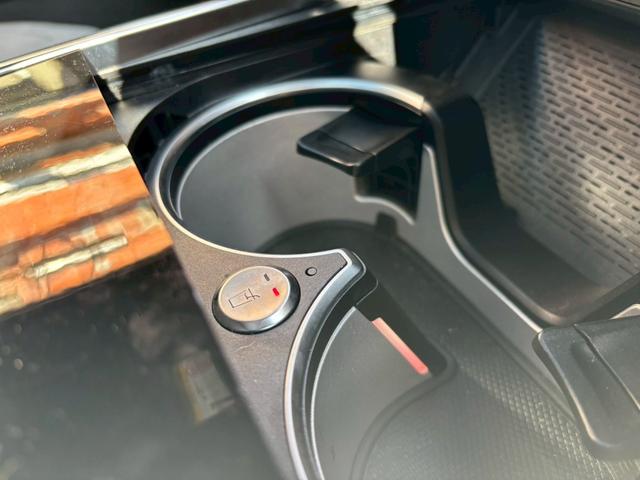 Ｇクラス Ｇ４５０ｄ　ローンチエディション　ワンオーナー／ホワイト革／サンルーフ／シートヒーター／ベンチレーション／純正ナビ・地デジ／シートマッサージャー／ブルメスターサウンド／冷温機能付きドリンクホルダー／ボディ同色背面タイヤカバー／（10枚目）