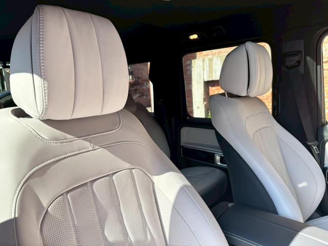 Ｇクラス Ｇ４５０ｄ　ローンチエディション　ワンオーナー／ホワイト革／サンルーフ／シートヒーター／ベンチレーション／純正ナビ・地デジ／シートマッサージャー／ブルメスターサウンド／冷温機能付きドリンクホルダー／ボディ同色背面タイヤカバー／（29枚目）