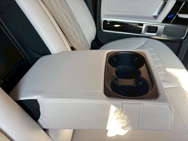 Ｇクラス Ｇ４５０ｄ　ローンチエディション　ワンオーナー／ホワイト革／サンルーフ／シートヒーター／ベンチレーション／純正ナビ・地デジ／シートマッサージャー／ブルメスターサウンド／冷温機能付きドリンクホルダー／ボディ同色背面タイヤカバー／（59枚目）