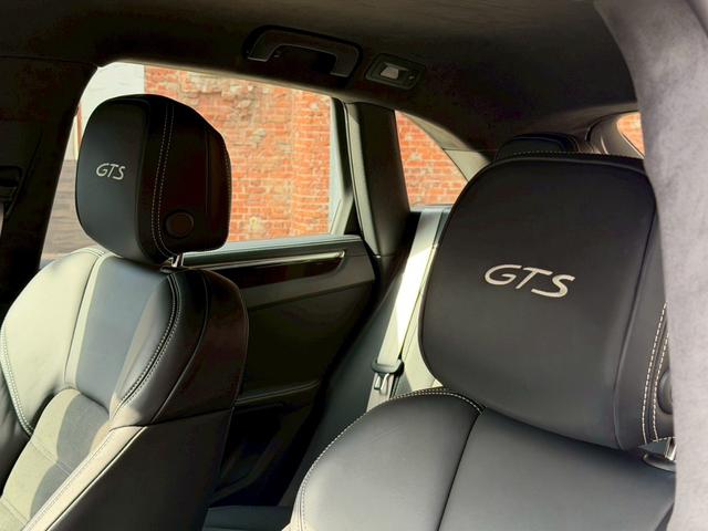 マカン マカンＧＴＳ　ＧＴＳインテリアＰＫＧ／スポーツエキゾースト／スポクロ／純正ナビ／レーンキープアシスト／シートヒーター／ＡＣＣ／ＥＴＣ／ハーフレザーシート／ＲＳスパイダーホイール（44枚目）