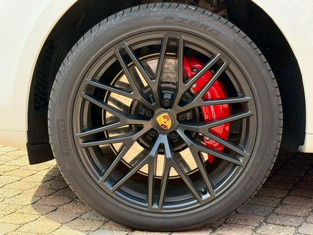 マカン マカンＧＴＳ　ＧＴＳインテリアＰＫＧ／スポーツエキゾースト／スポクロ／純正ナビ／レーンキープアシスト／シートヒーター／ＡＣＣ／ＥＴＣ／ハーフレザーシート／ＲＳスパイダーホイール（47枚目）