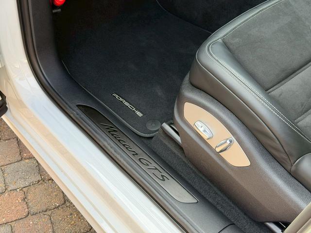 マカン マカンＧＴＳ　ＧＴＳインテリアＰＫＧ／スポーツエキゾースト／スポクロ／純正ナビ／レーンキープアシスト／シートヒーター／ＡＣＣ／ＥＴＣ／ハーフレザーシート／ＲＳスパイダーホイール（53枚目）