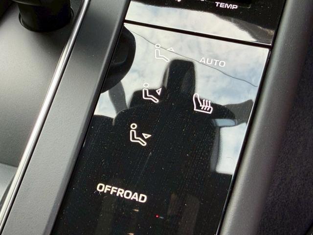 マカン マカンＧＴＳ　ＧＴＳインテリアＰＫＧ／スポーツエキゾースト／スポクロ／純正ナビ／レーンキープアシスト／シートヒーター／ＡＣＣ／ＥＴＣ／ハーフレザーシート／ＲＳスパイダーホイール（62枚目）