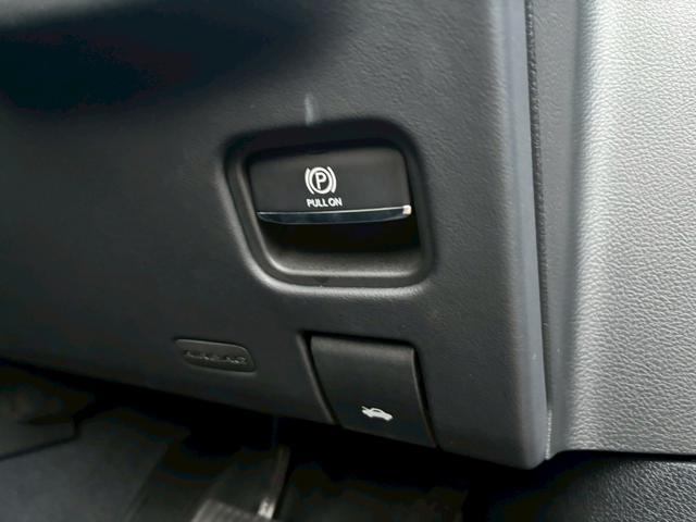 ジープ・グランドチェロキーＬ サミット　リザーブ　黒革／パノラマサンルーフ／シートヒーター／ベンチレーション／Ｍｃｌｎｔｏｓｈサウンド／デジタルインナーミラー／エアサス／純正ナビ・地デジ／全方位カメラ／Ａｐｐｌｅｃａｒｐｌａｙ／電動リアゲート／（30枚目）