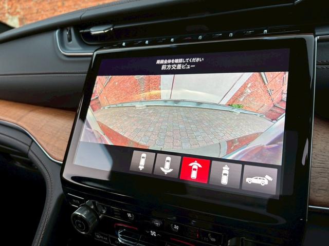ジープ・グランドチェロキーＬ サミット　リザーブ　黒革／パノラマサンルーフ／シートヒーター／ベンチレーション／Ｍｃｌｎｔｏｓｈサウンド／デジタルインナーミラー／エアサス／純正ナビ・地デジ／全方位カメラ／Ａｐｐｌｅｃａｒｐｌａｙ／電動リアゲート／（40枚目）