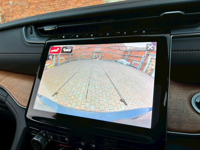 ジープ・グランドチェロキーＬ サミット　リザーブ　黒革／パノラマサンルーフ／シートヒーター／ベンチレーション／Ｍｃｌｎｔｏｓｈサウンド／デジタルインナーミラー／エアサス／純正ナビ・地デジ／全方位カメラ／Ａｐｐｌｅｃａｒｐｌａｙ／電動リアゲート／（42枚目）