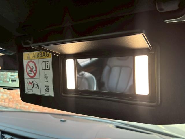 ジープ・グランドチェロキーＬ サミット　リザーブ　黒革／パノラマサンルーフ／シートヒーター／ベンチレーション／Ｍｃｌｎｔｏｓｈサウンド／デジタルインナーミラー／エアサス／純正ナビ・地デジ／全方位カメラ／Ａｐｐｌｅｃａｒｐｌａｙ／電動リアゲート／（56枚目）