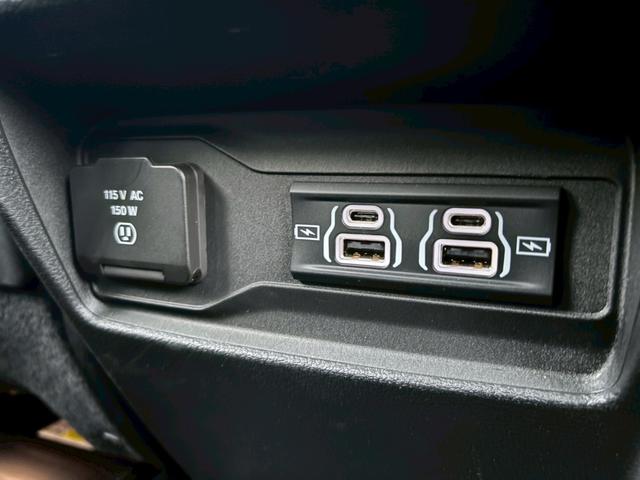 ジープ・グランドチェロキーＬ サミット　リザーブ　黒革／パノラマサンルーフ／シートヒーター／ベンチレーション／Ｍｃｌｎｔｏｓｈサウンド／デジタルインナーミラー／エアサス／純正ナビ・地デジ／全方位カメラ／Ａｐｐｌｅｃａｒｐｌａｙ／電動リアゲート／（60枚目）