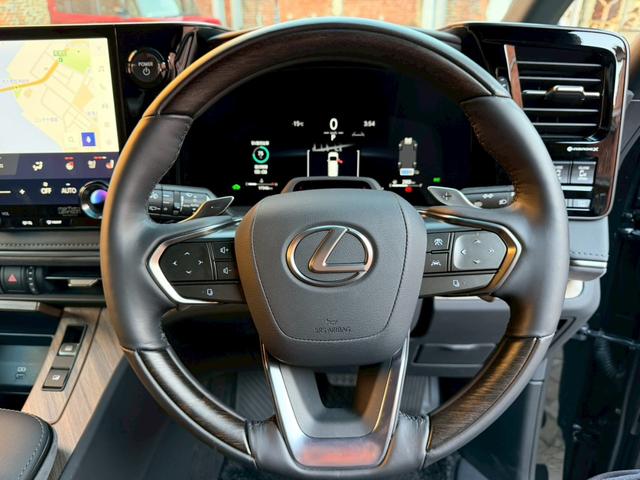 ＬＭ ＬＭ５００ｈ　エグゼクティブ　モデリスタエアロ／４８インチ後席スクリーン／１９インチ純正ＡＷ／ガラスルーフ／マークレビンソン／全周囲カメラ／デジタルインナーミラー／ユニバーサルステップ／グラファイトブラックガラスフレーク（33枚目）