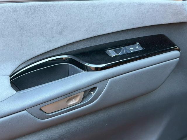 ＬＭ ＬＭ５００ｈ　エグゼクティブ　モデリスタエアロ／４８インチ後席スクリーン／１９インチ純正ＡＷ／ガラスルーフ／マークレビンソン／全周囲カメラ／デジタルインナーミラー／ユニバーサルステップ／グラファイトブラックガラスフレーク（50枚目）