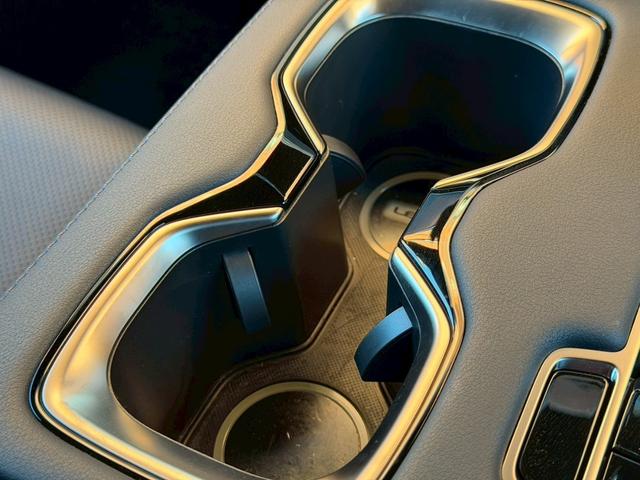 ＬＭ ＬＭ５００ｈ　エグゼクティブ　モデリスタエアロ／４８インチ後席スクリーン／１９インチ純正ＡＷ／ガラスルーフ／マークレビンソン／全周囲カメラ／デジタルインナーミラー／ユニバーサルステップ／グラファイトブラックガラスフレーク（63枚目）