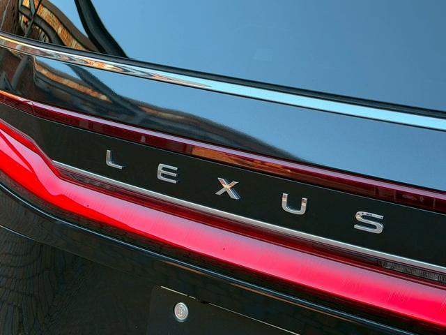 ＬＭ ＬＭ５００ｈ　エグゼクティブ　モデリスタエアロ／４８インチ後席スクリーン／１９インチ純正ＡＷ／ガラスルーフ／マークレビンソン／全周囲カメラ／デジタルインナーミラー／ユニバーサルステップ／グラファイトブラックガラスフレーク（75枚目）