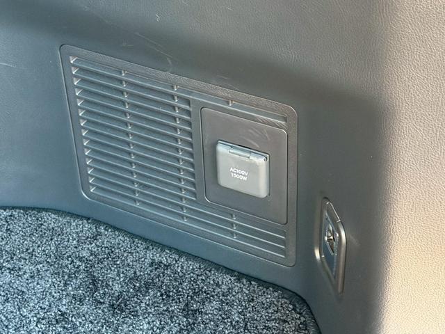 ＬＭ ＬＭ５００ｈ　エグゼクティブ　モデリスタエアロ／４８インチ後席スクリーン／１９インチ純正ＡＷ／ガラスルーフ／マークレビンソン／全周囲カメラ／デジタルインナーミラー／ユニバーサルステップ／グラファイトブラックガラスフレーク（80枚目）