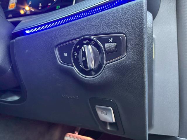 ＣＬＳクラス ＣＬＳ２２０ｄ　スポーツ　エクスクルーシブパッケージ　１オナ／黒革／シートヒーター／ベンチレーション／サンルーフ／レーダーセーフティパッケージ／ブルメスターサウンド／純正ナビ・地デジ／アクティブディスタンスアシスト／純正１９インチＡＷ／電動リアゲート／（30枚目）