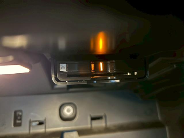 Ｓ６０ Ｂ５　Ｒデザイン　黒革シート／３６０°ビューカメラ／禁煙車／インテリセーフ／シートヒーター／純正９インチナビ／ＡｐｐｌｅＣａｒＰｌａｙ／Ｂｌｕｅｔｏｏｔｈ／フルセグＴＶ／パワーバックドア／ＬＥＤヘッドライト（30枚目）